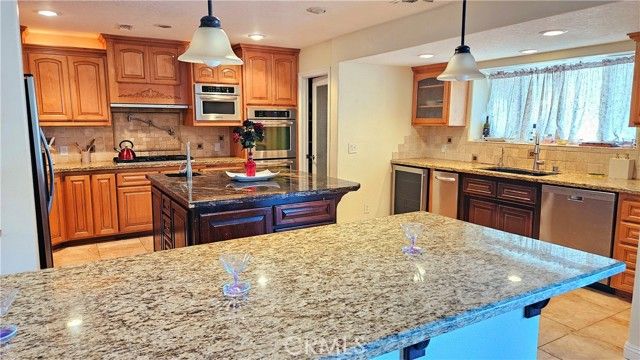 13367 Apple Blossom Lane, Apple Valley, CA 92308