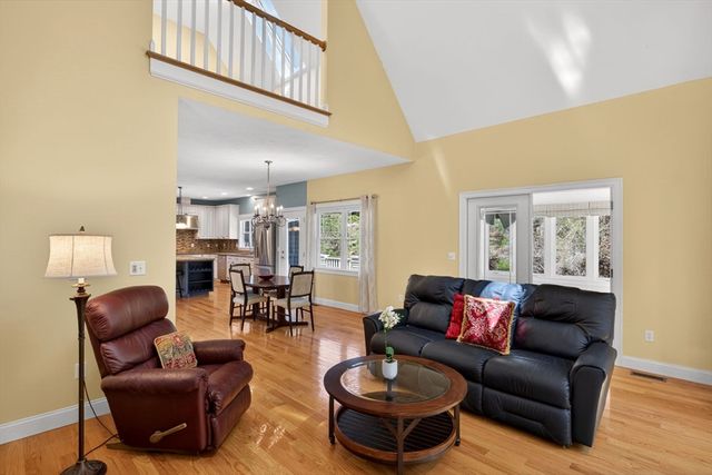 17 Shetland 17, Plymouth, MA 02360
