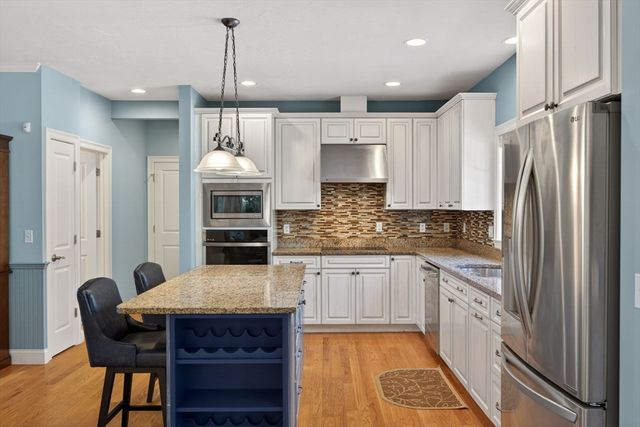 17 Shetland 17, Plymouth, MA 02360