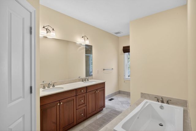 17 Shetland 17, Plymouth, MA 02360
