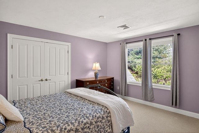 17 Shetland 17, Plymouth, MA 02360