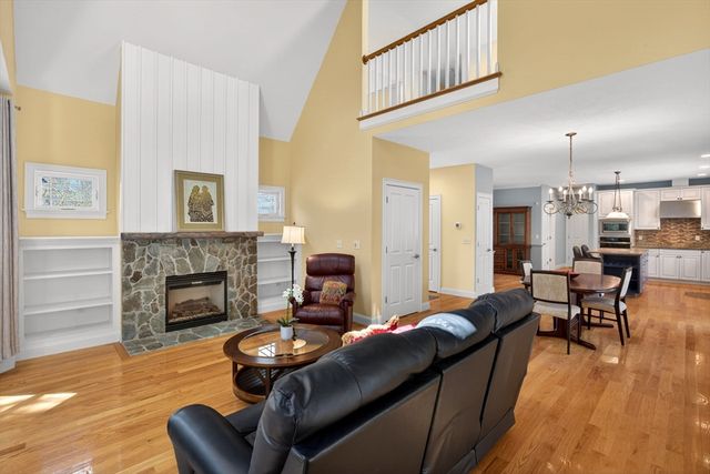 17 Shetland 17, Plymouth, MA 02360