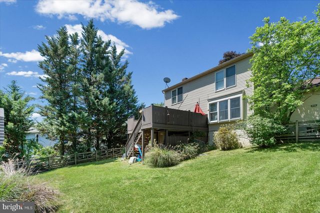 2 TOPWOOD CT, Parkville, MD 21234