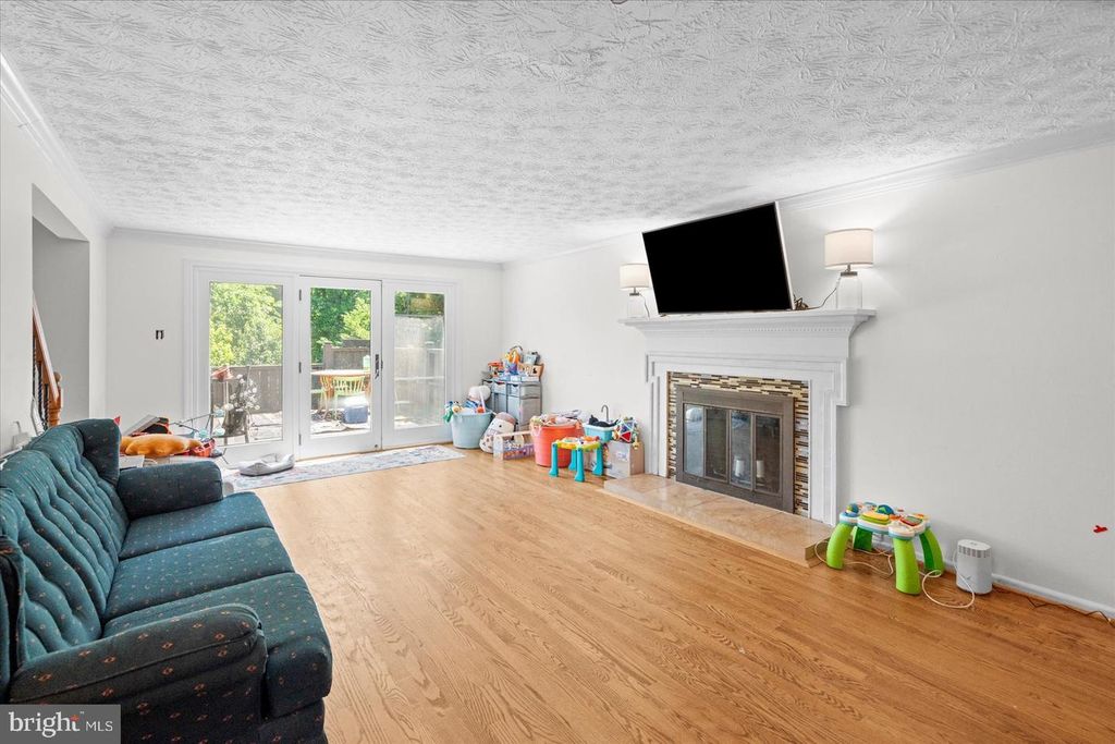 Image 14 of property listing at 2 TOPWOOD CT, Parkville, MD 21234