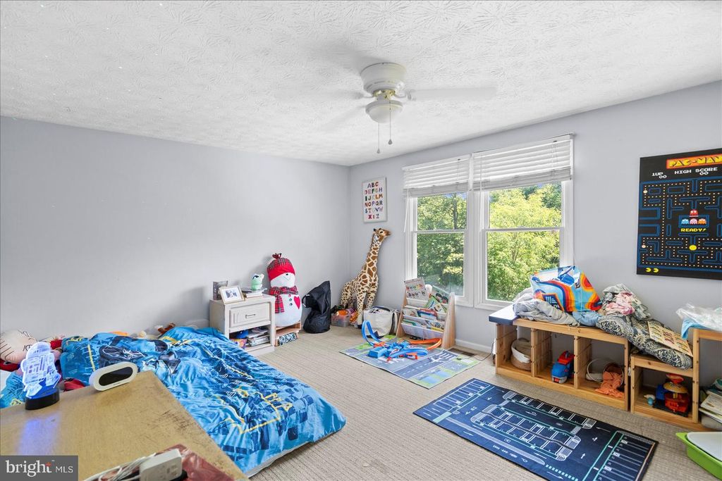 Image 19 of property listing at 2 TOPWOOD CT, Parkville, MD 21234
