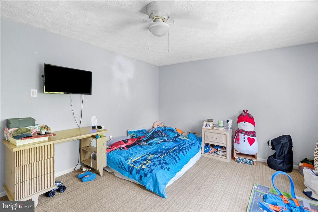 Image 20 of property listing at 2 TOPWOOD CT, Parkville, MD 21234