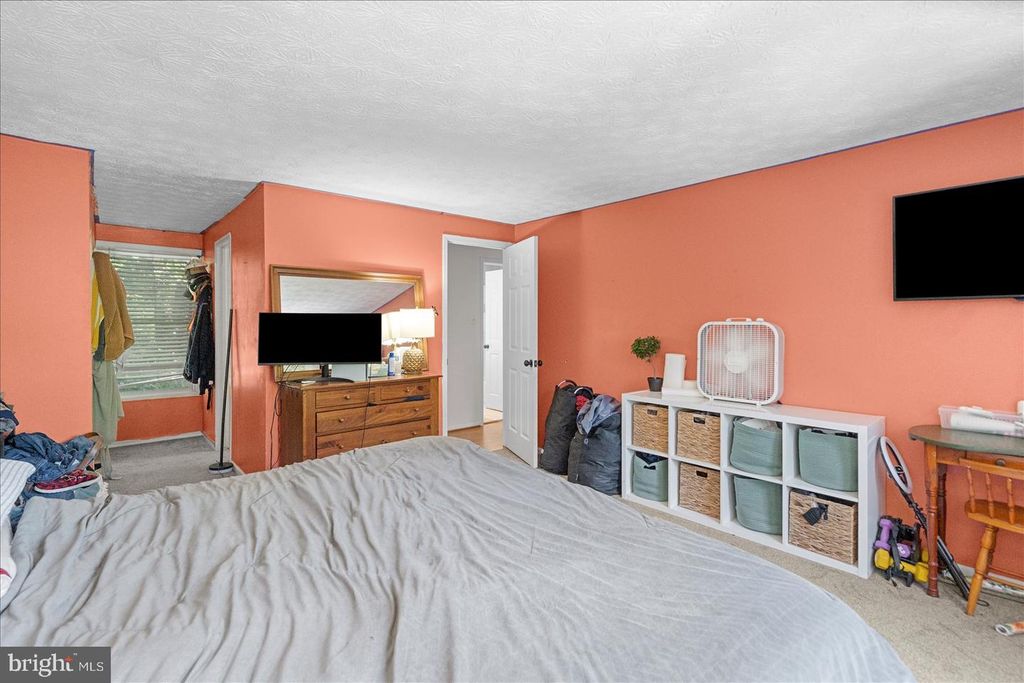 Image 26 of property listing at 2 TOPWOOD CT, Parkville, MD 21234