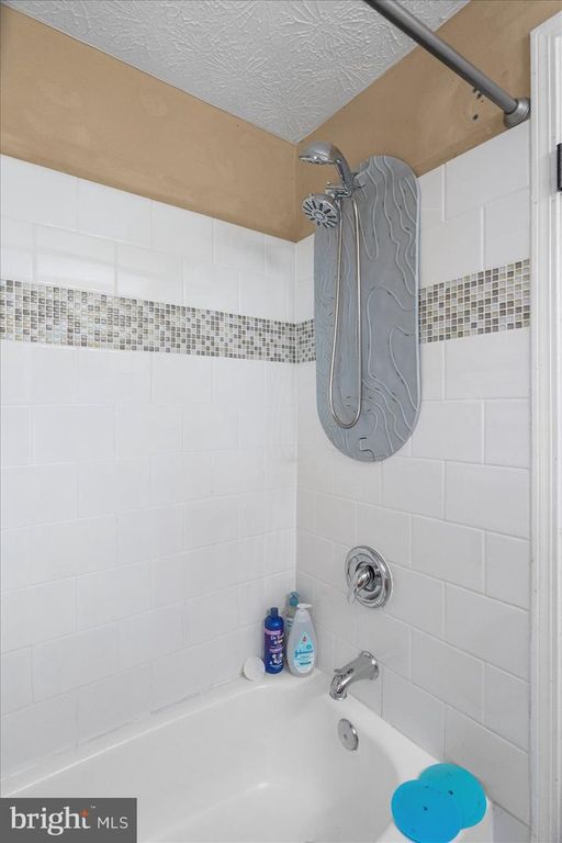 Image 28 of property listing at 2 TOPWOOD CT, Parkville, MD 21234
