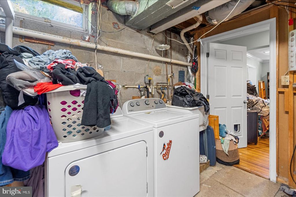 Image 31 of property listing at 2 TOPWOOD CT, Parkville, MD 21234