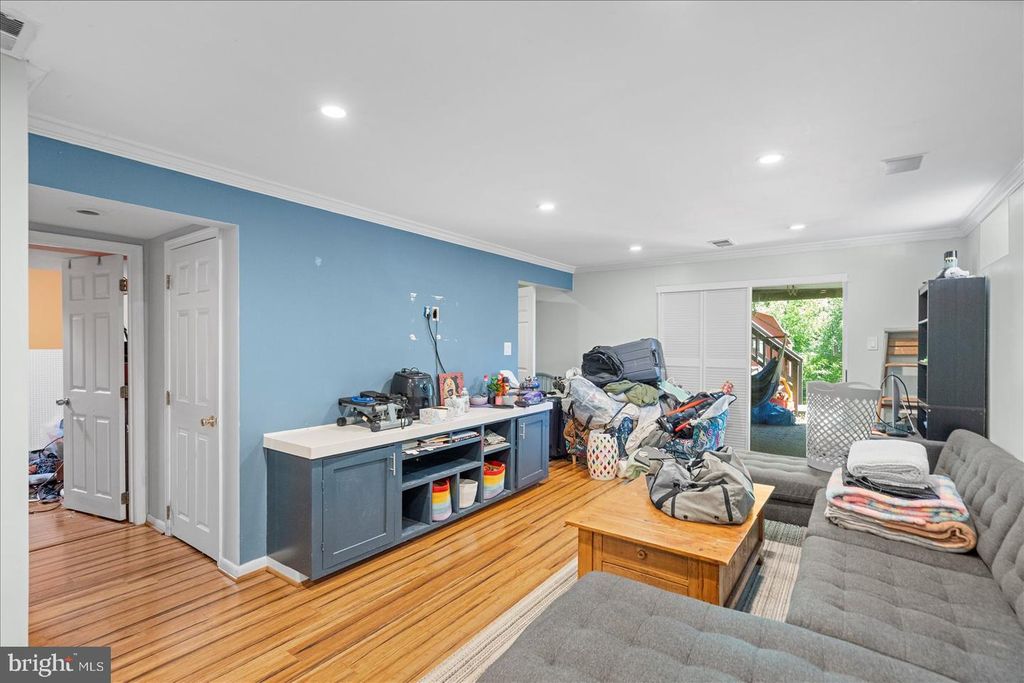 Image 33 of property listing at 2 TOPWOOD CT, Parkville, MD 21234