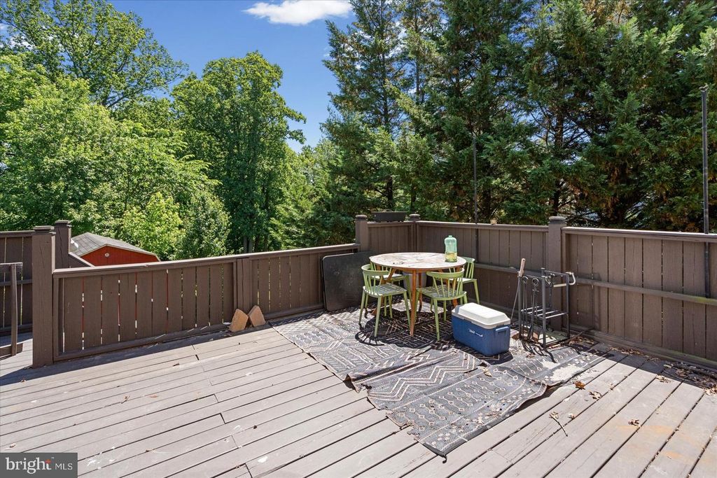 Image 35 of property listing at 2 TOPWOOD CT, Parkville, MD 21234