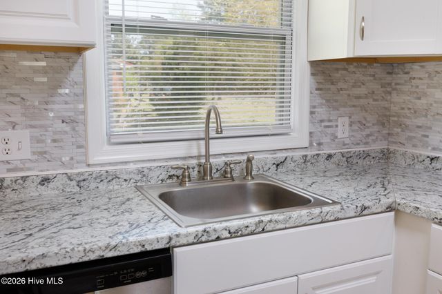 1002 Able Street, Elizabethtown, NC 28337