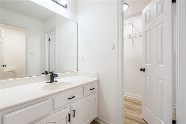 6864 LAGRANGE HILL RD, Cordova, TN 38018