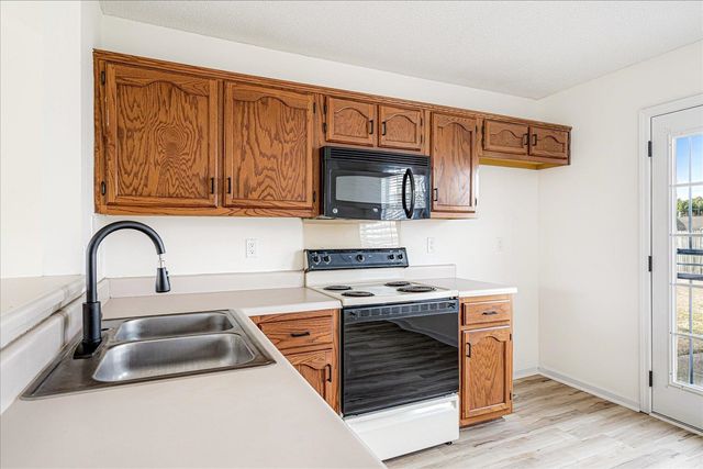 6864 LAGRANGE HILL RD, Cordova, TN 38018