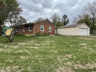 3744 Temple Drive, Lexington, KY 40517