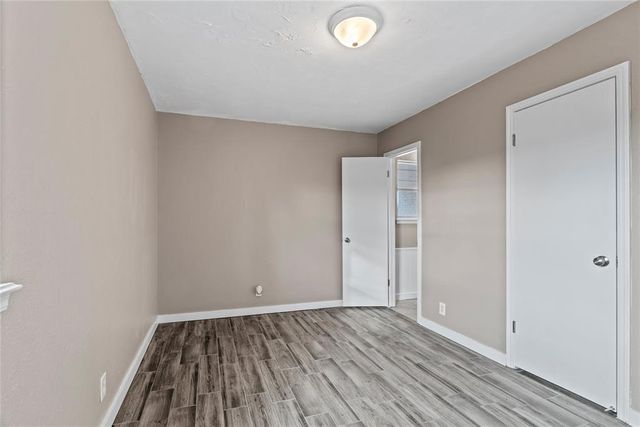 312 E Greenwood Lane, Mustang, OK 73064