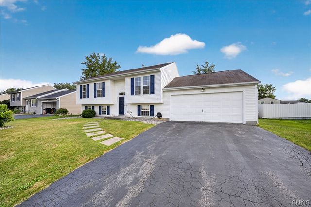 5732 Boulia Drive, Clay, NY 13041