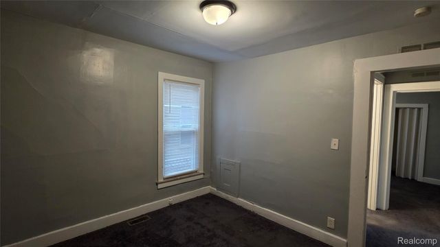 7542 Meadow Avenue, Warren, MI 48091