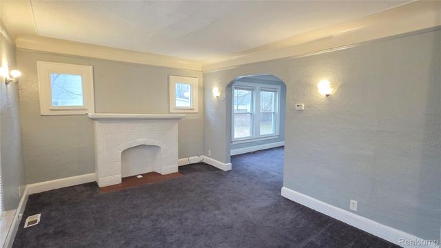 7542 Meadow Avenue, Warren, MI 48091