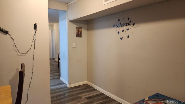 7542 Meadow Avenue, Warren, MI 48091