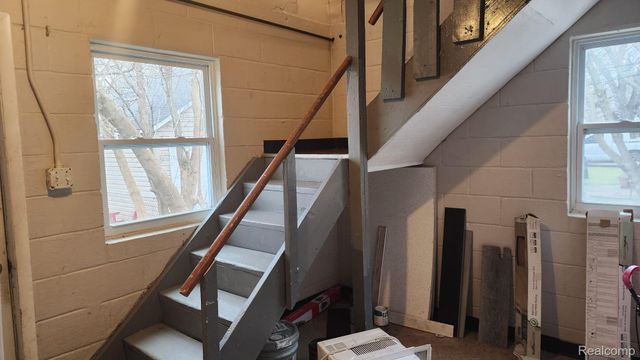 7542 Meadow Avenue, Warren, MI 48091