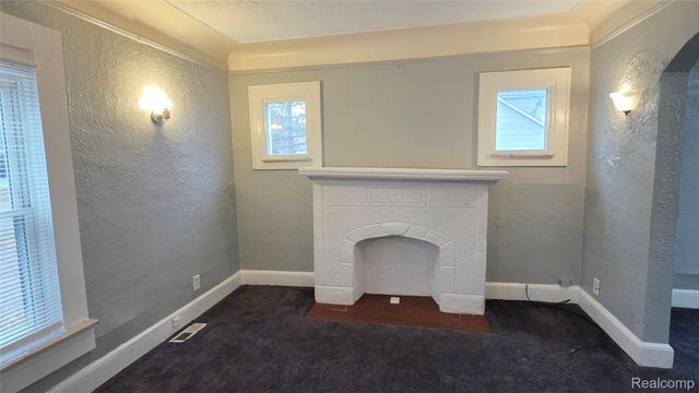 7542 Meadow Avenue, Warren, MI 48091