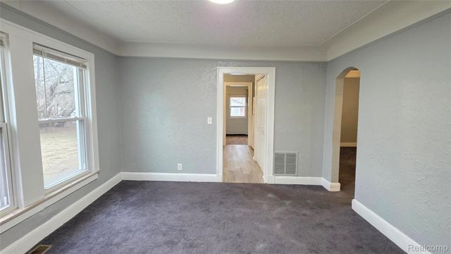 7542 Meadow Avenue, Warren, MI 48091