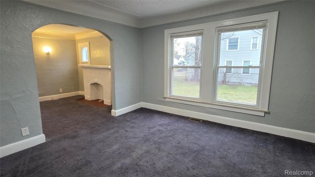 7542 Meadow Avenue, Warren, MI 48091