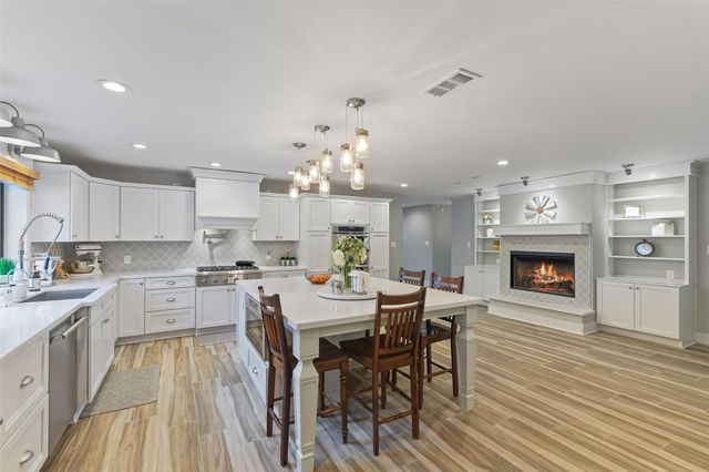 3319 Shadowcrest Lane, Spring, TX 77380