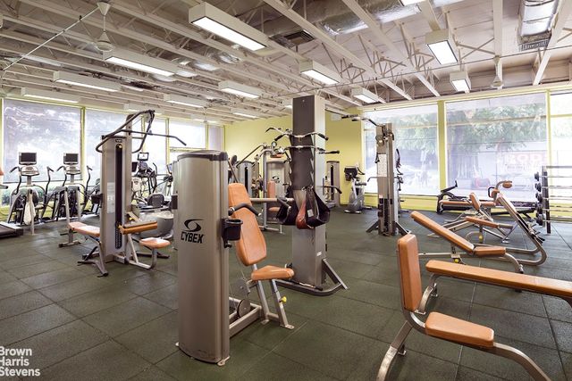 5700 Arlington Ave Apt 22A, New York City, NY 10471