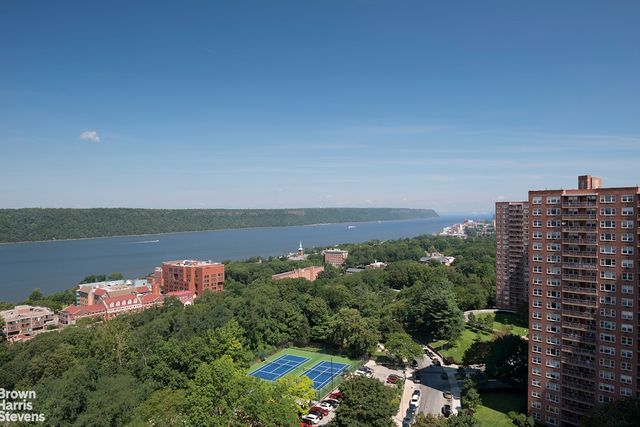 5700 Arlington Ave Apt 22A, New York City, NY 10471