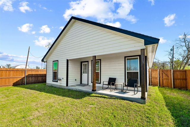 300 W Main Street, Itasca, TX 76055