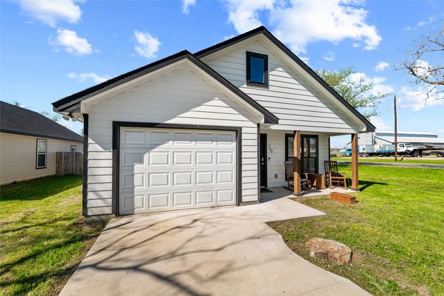 300 W Main Street, Itasca, TX 76055