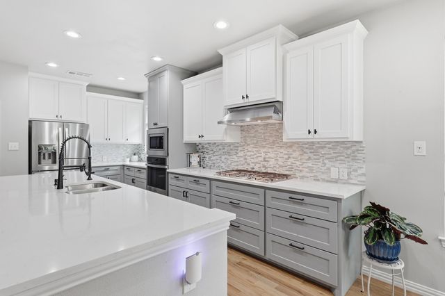 8313 Primrose Trail, Lantana, TX 76226