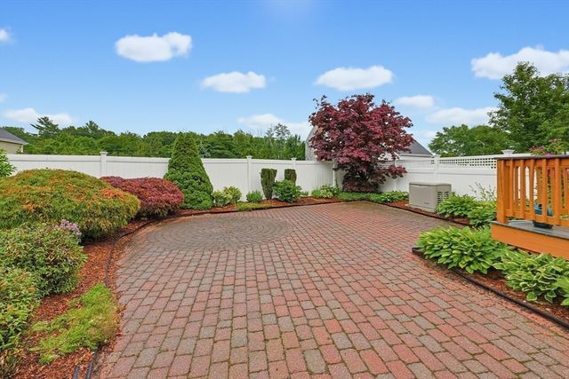 1530 Maple St, Dighton, MA 02764