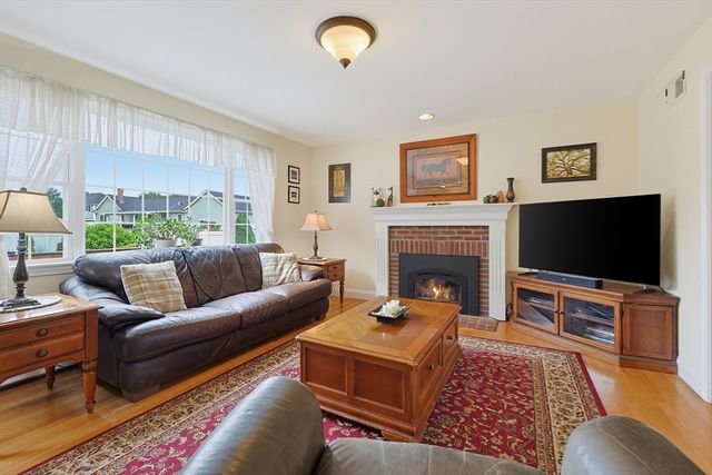 1530 Maple St, Dighton, MA 02764