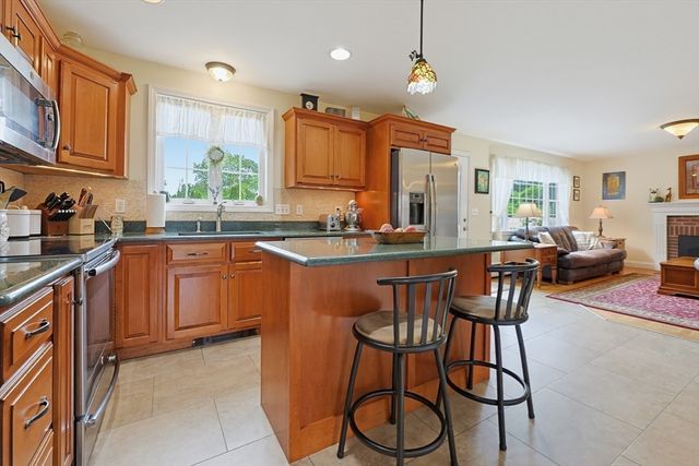 1530 Maple St, Dighton, MA 02764