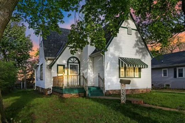 1107 Perry AVENUE, Racine, WI 53406