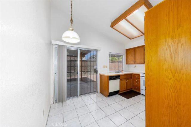 16880 Glennaire Avenue, Victorville, CA 92395