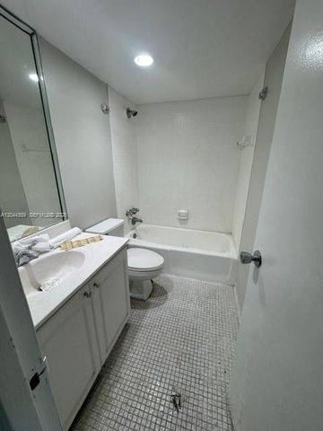3901 S Ocean Drive 10X, Hollywood, FL 33019