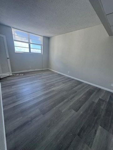 3901 S Ocean Drive 10X, Hollywood, FL 33019