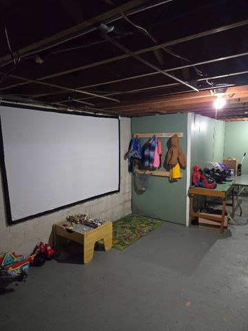 4871 County Line Rd, Scott Twp, PA 16101