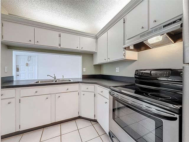 1372 PINE RIDGE CIRCLE E H3, Tarpon Springs, FL 34688