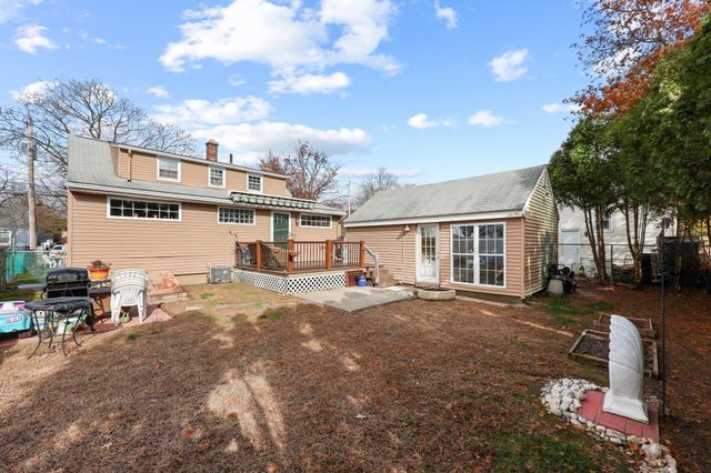 83 Oklahoma St, Springfield, MA 01104
