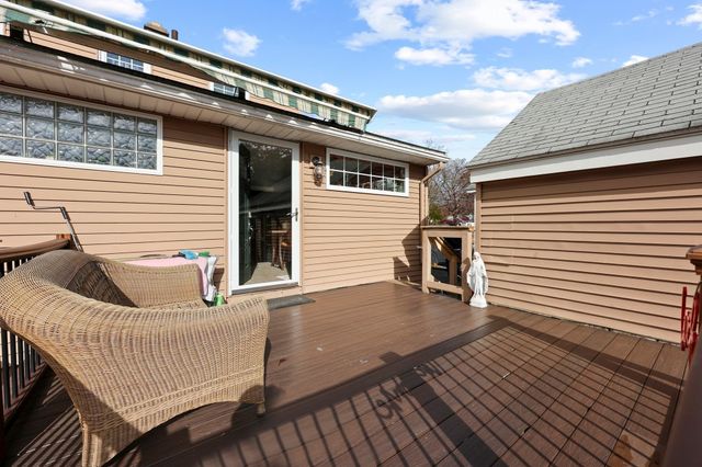 83 Oklahoma St, Springfield, MA 01104