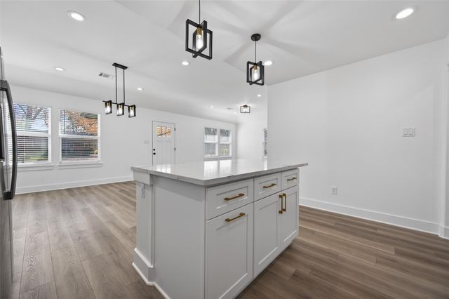 512 W Jefferson Street, Brenham, TX 77833