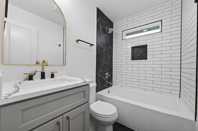 512 W Jefferson Street, Brenham, TX 77833