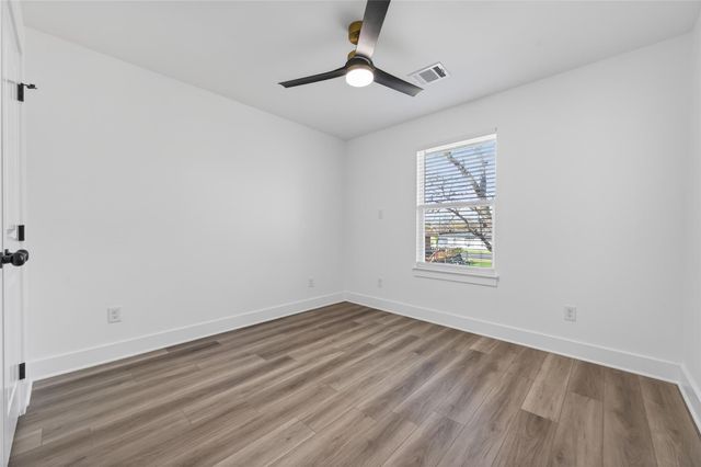 512 W Jefferson Street, Brenham, TX 77833