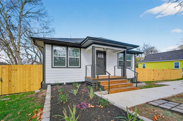 512 W Jefferson Street, Brenham, TX 77833