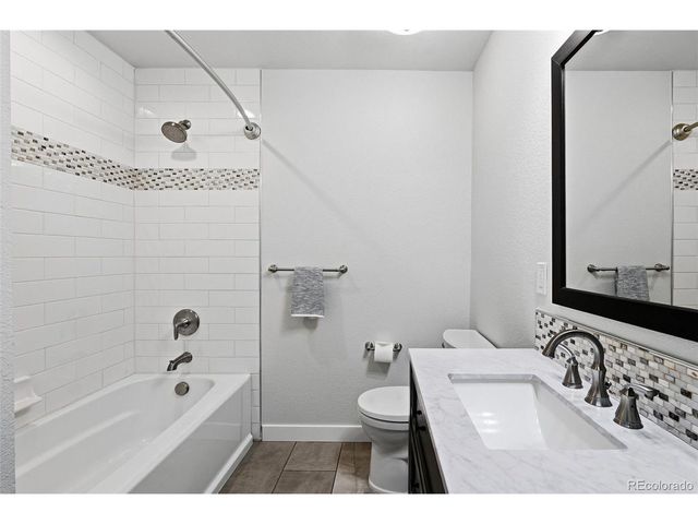 990 Glen Oaks Ave, Castle Pines, CO 80108